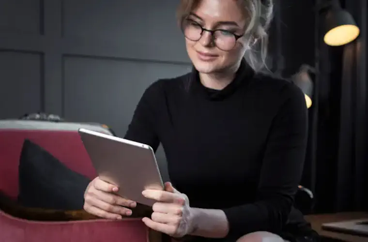 Placements et epargne : Guide investisseur immobilier : EVA SUN Conseillère en gestion de patrimoine Constituer et rentabiliser votre épargne / Réduire vos impôts / Préparer votre retraite et votre transmission / Sécuriser votre avenir et celui de vos proches / Créer des revenus complémentaires / Financer vos projets